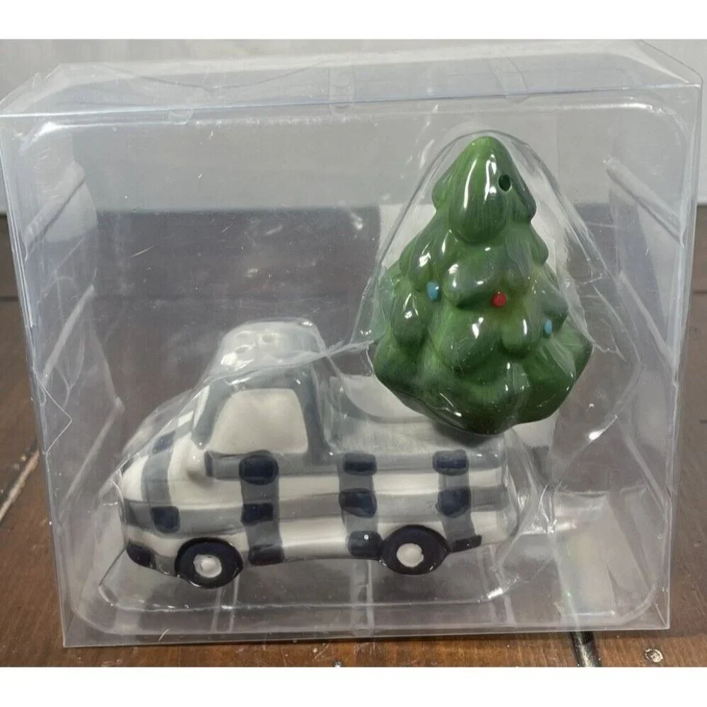 Pickup‎ Truck Black White Plaid Christmas Tree Salt & Pepper Shaker Set NEW
